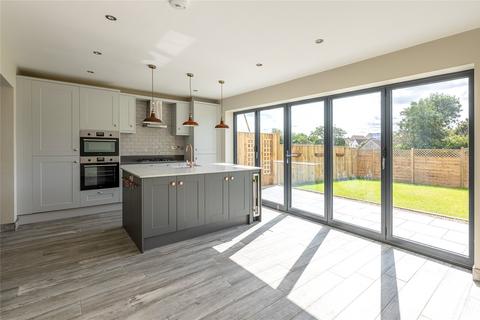 5 bedroom detached house for sale - Farfield Court, Wetherby Road, Bramham, LS23