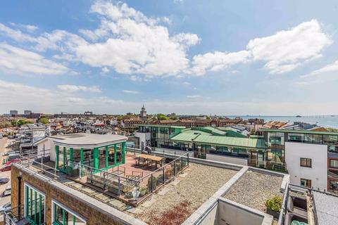 3 bedroom penthouse for sale, Broad Street, Old Portsmouth