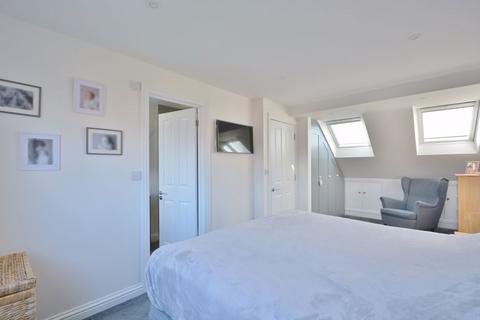 19 Augustine Way, Thame, OX9 3EA