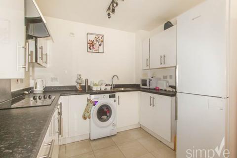 2 bedroom flat to rent, Spa House, 48 Varcoe Gardens, Hayes
