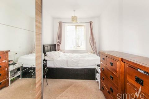 2 bedroom flat to rent, Spa House, 48 Varcoe Gardens, Hayes