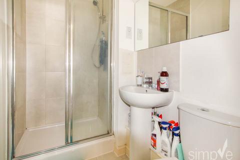 2 bedroom flat to rent, Spa House, 48 Varcoe Gardens, Hayes