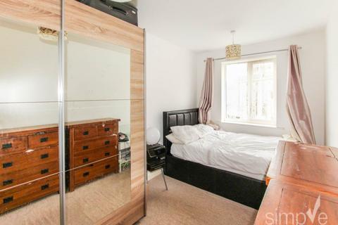 2 bedroom flat to rent, Spa House, 48 Varcoe Gardens, Hayes