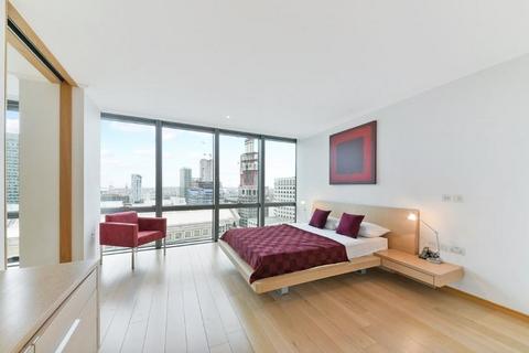 3 bedroom flat to rent - One West India, London, E14 4EG