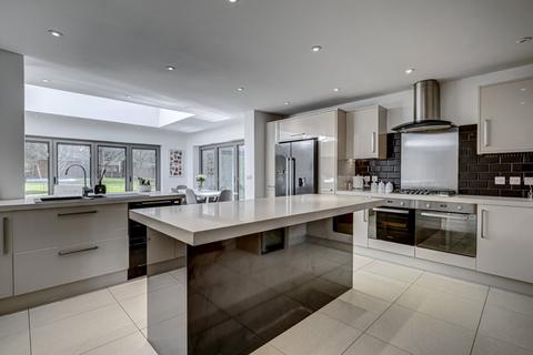 5 bedroom detached house for sale, Goat Hall Lane, Chelmsford, Essex