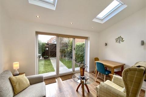 8 Middlepeak Way, Handsworth, Sheffield, S13 9DL
