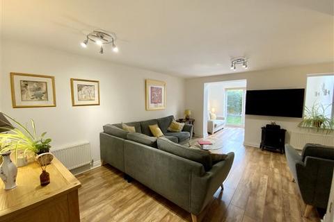 8 Middlepeak Way, Handsworth, Sheffield, S13 9DL
