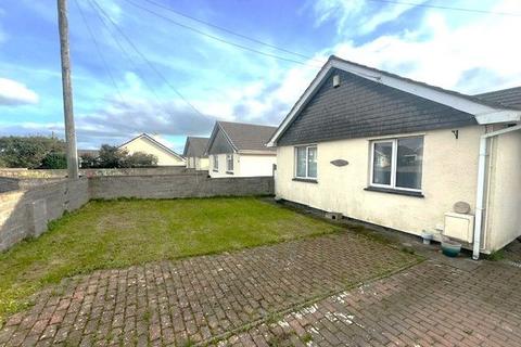 3 bedroom bungalow to rent, West Close, Helston