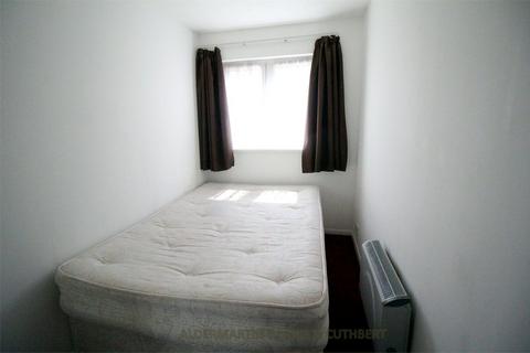 2 bedroom flat for sale, Grace Close, Pavilion Way, Edgware, London, HA8