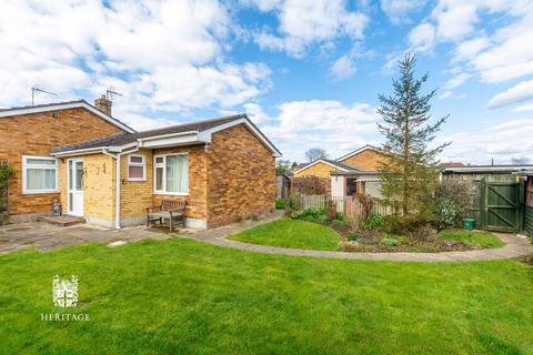 3 bedroom semi-detached bungalow for sale - Lowefields, Earls Colne, CO6