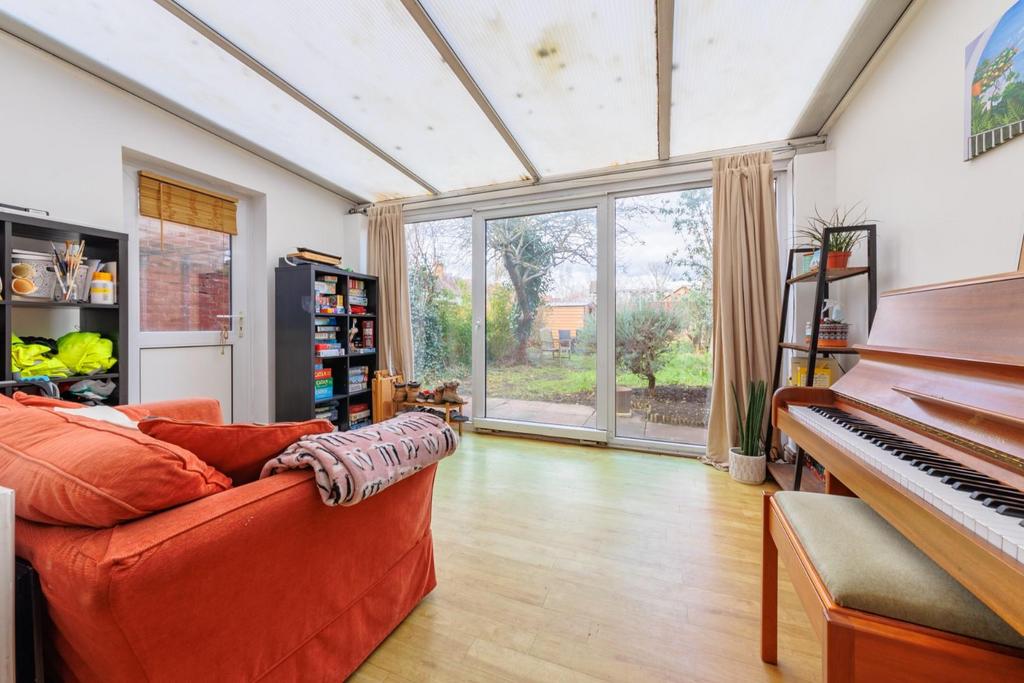 Radley Road, Abingdon, OX14 3PN 4 bed terraced house £1,925 pcm (£444 pw)