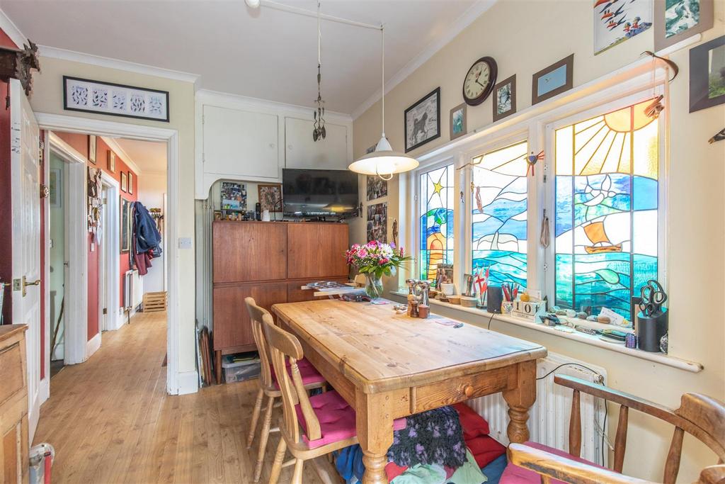 KITCHEN &amp; BREAKFAST ROOM