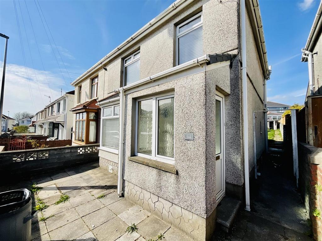 Miles Street, Llanelli 3 bed semidetached house £149,995