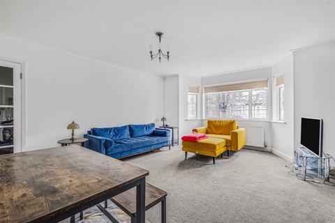 3 bedroom flat to rent, St. Leonards Court, East Sheen, SW14