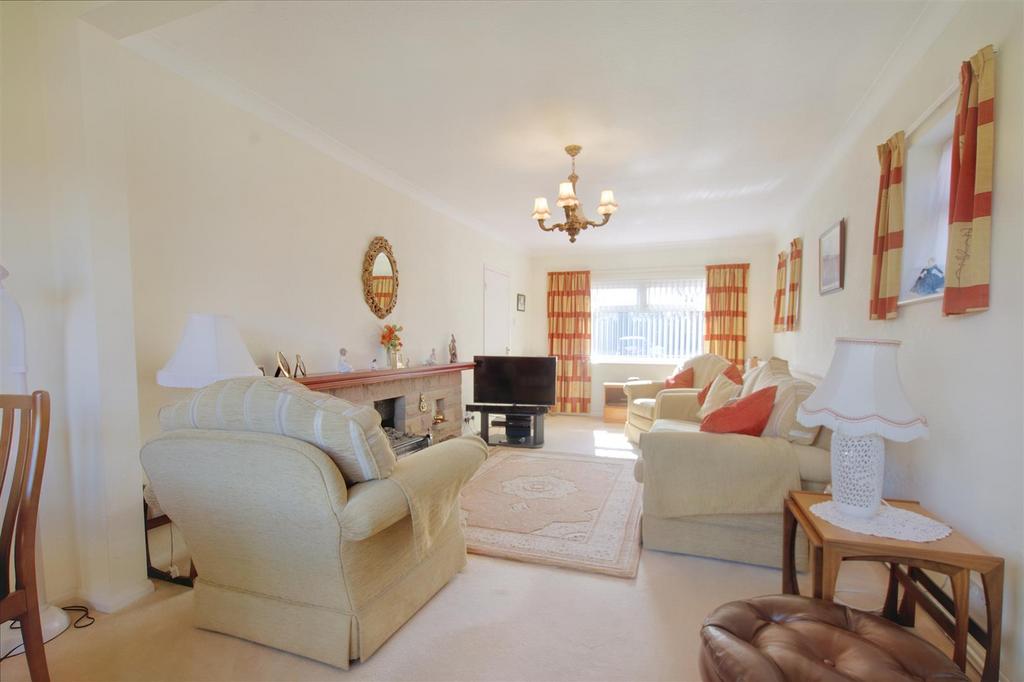 Milton Crescent, Attenborough, Nottingham 2 bed bungalow for sale £