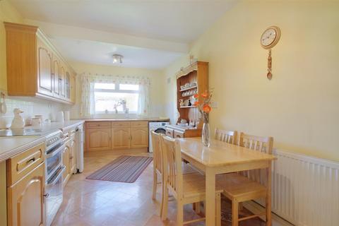 2 bedroom bungalow for sale - Milton Crescent, Attenborough, Nottingham