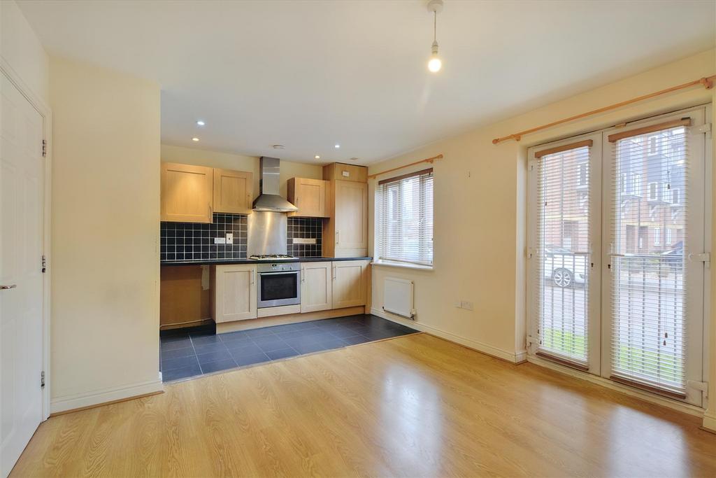 Rushes Close, Beeston, Nottingham 1 bed flat £160,000