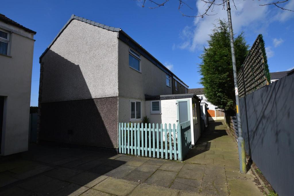 Amersham Grove, Burnley 3 bed semidetached house £115,000