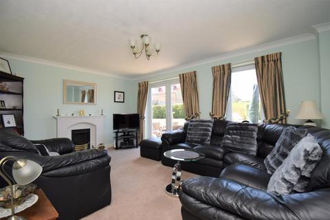 17 Barton Drive, Hessle, HU13 0HN