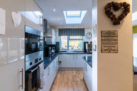 12 Abingdon Drive, Ruddington, Nottingham, NG11 6FX