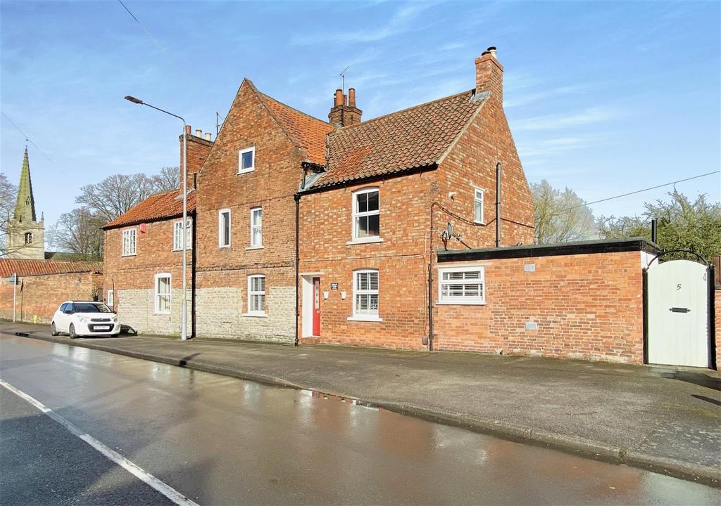 Inglenook Cottage, Pinfold Lane, Balderton, Newark 3 bed semidetached