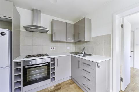 1 bedroom flat to rent, Tower Road, Tadworth