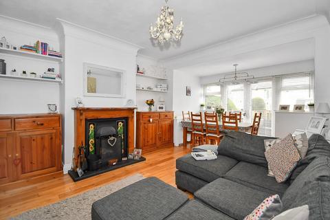 6 Benton Park Road, Rawdon, Leeds, LS19 6LY