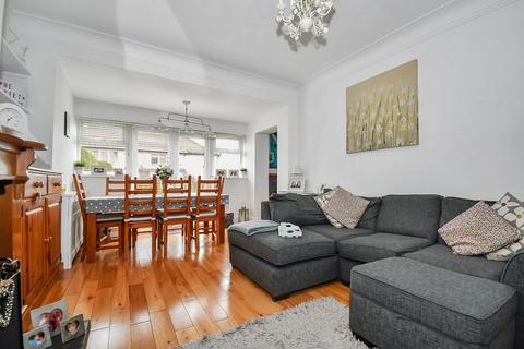 6 Benton Park Road, Rawdon, Leeds, LS19 6LY