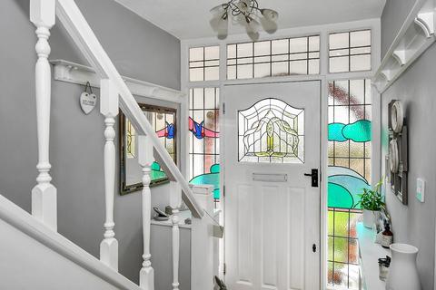 6 Benton Park Road, Rawdon, Leeds, LS19 6LY