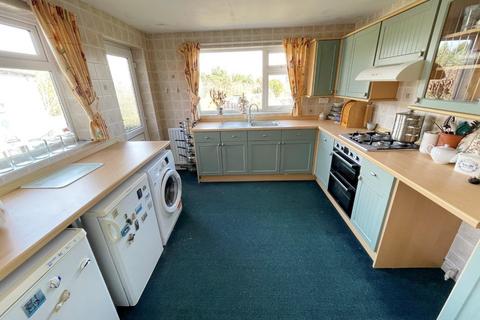 16 Enid Gardens, Blackhall Colliery, Hartlepool, TS27 4HL