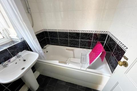16 Enid Gardens, Blackhall Colliery, Hartlepool, TS27 4HL