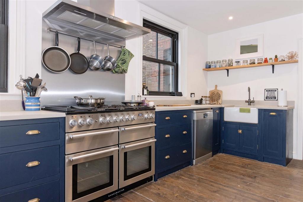Kingsland Road, Worthing 3 bed semidetached house for sale £525,000