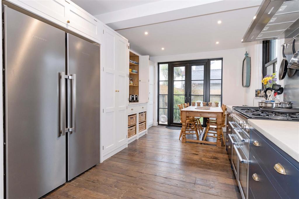 Kingsland Road, Worthing 3 bed semidetached house for sale £525,000
