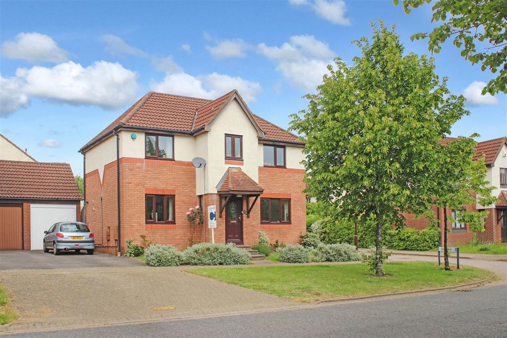 Dulverton Drive, Furzton, Milton Keynes 4 bed detached house for sale