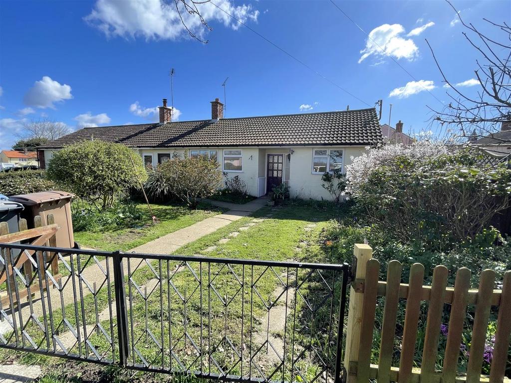 Fen View, Washbrook, Ipswich 2 bed semidetached bungalow for sale £