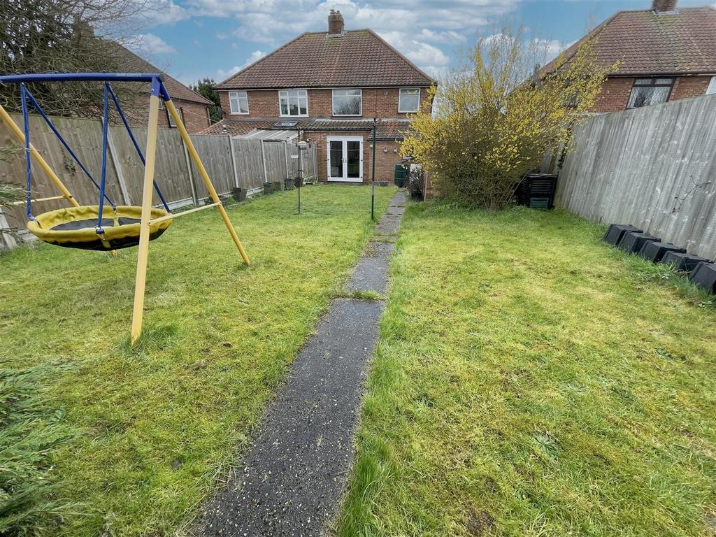 Highfield Road, Ipswich 3 bed semidetached house £280,000