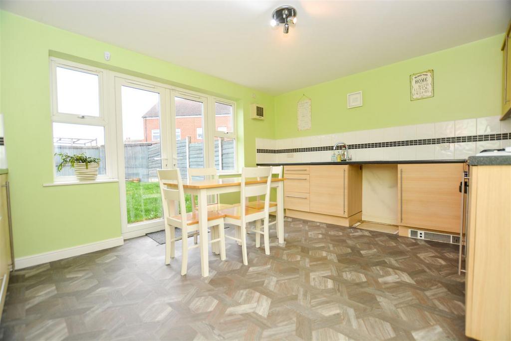 St. James Place, Scunthorpe 4 bed townhouse £169,950