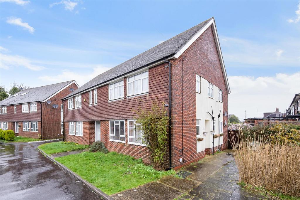 Tattenham Way, Burgh Heath, Tadworth 2 bed for sale £300,000