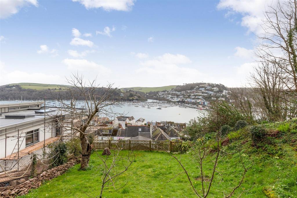 A 7 - 56 Above Town Dartmouth - 200313.jpg