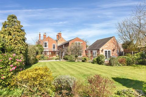 6 bedroom detached house for sale - Beacon Hill Road, Newark