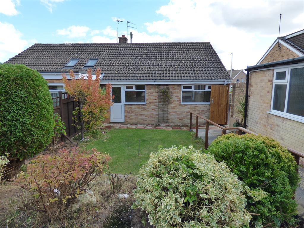 Alexandra Drive, Beverley, HU17 8PG 2 bed bungalow £750 pcm (£173 pw)