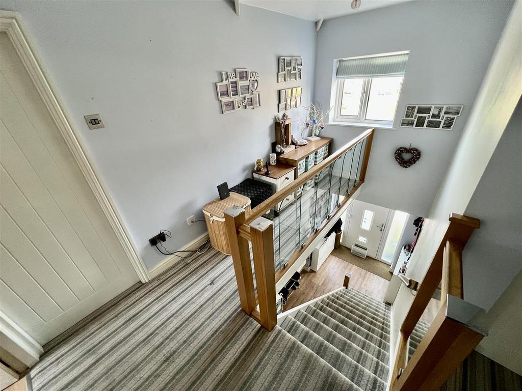Galleried first floor landing