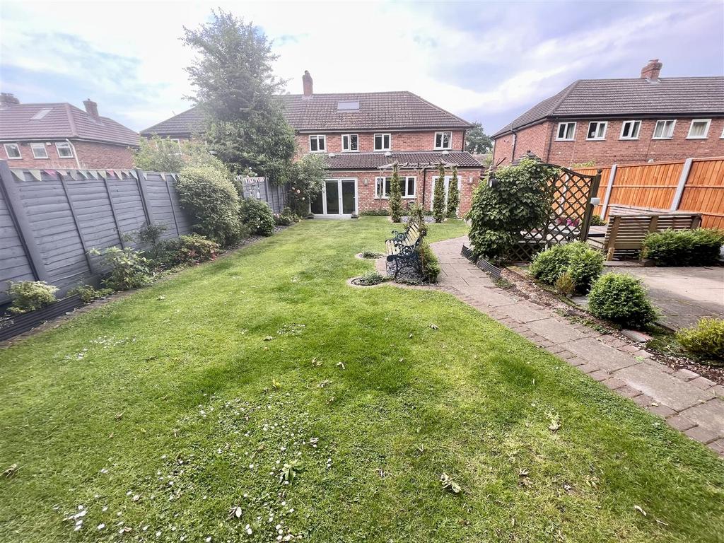 Delightful rear garden