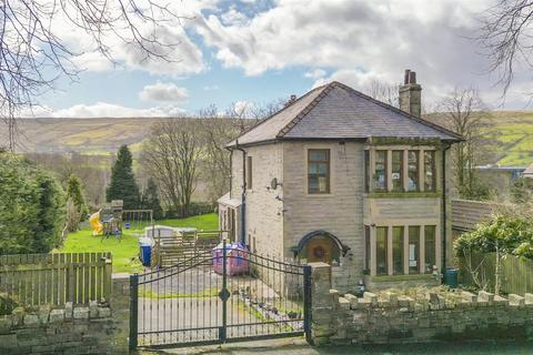 69 Booth Road, Waterfoot, Rossendale, BB4 9BP