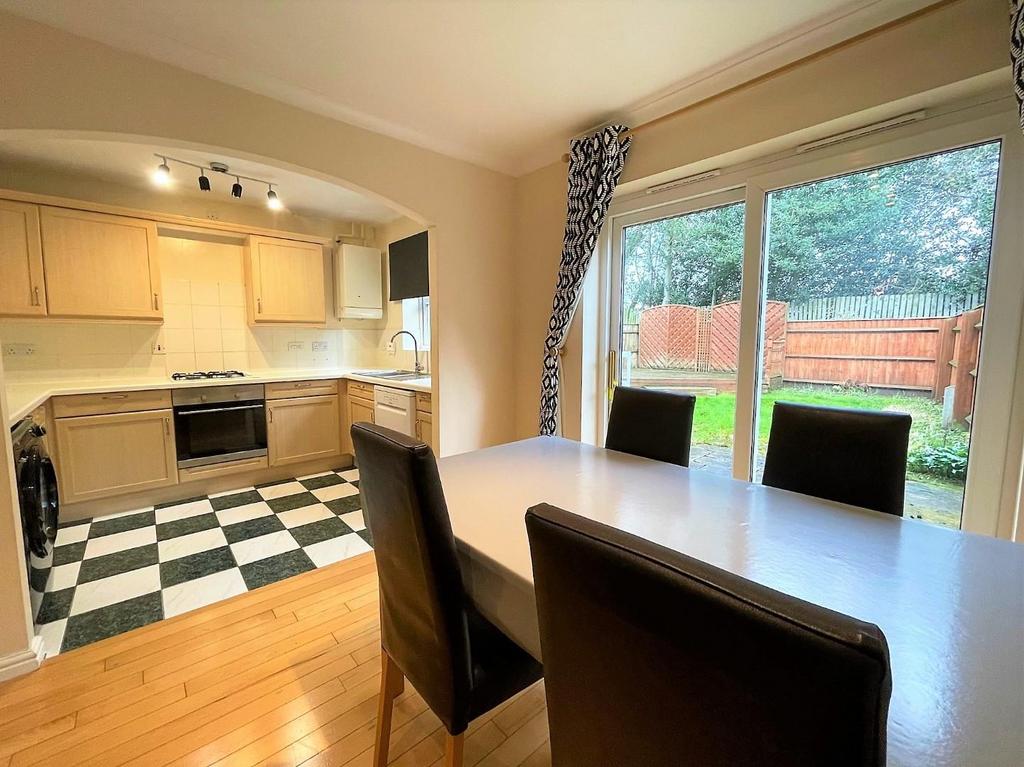 Chester Gardens, Sutton Coldfield 3 bed semidetached house £1,300