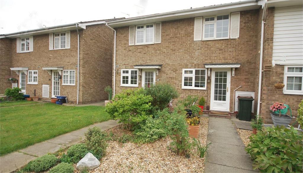 Tudor Gardens, Twickenham 2 bed terraced house £2,000 pcm (£462 pw)