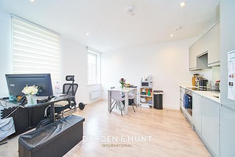 1 bedroom apartment to rent - High Street, Hornchurch, RM12