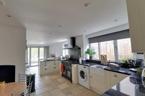 3 Billbrook Road, Hucclecote, Gloucester, GL3 3QS