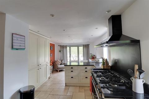 3 Billbrook Road, Hucclecote, Gloucester, GL3 3QS