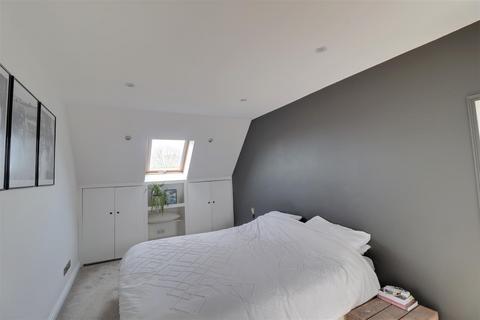 3 Billbrook Road, Hucclecote, Gloucester, GL3 3QS